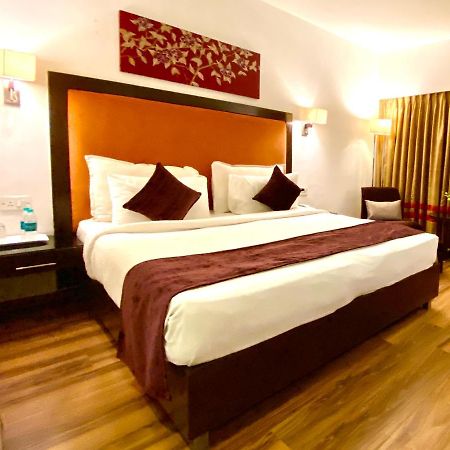 Hotel Gis Select Banjara Hill Hajdarabad Zewnętrze zdjęcie