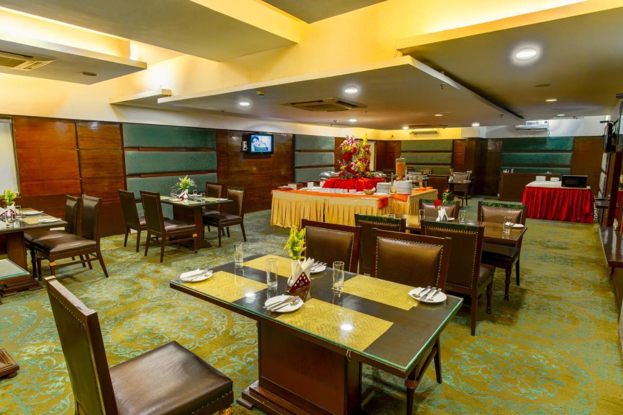 Hotel Gis Select Banjara Hill Hajdarabad Zewnętrze zdjęcie