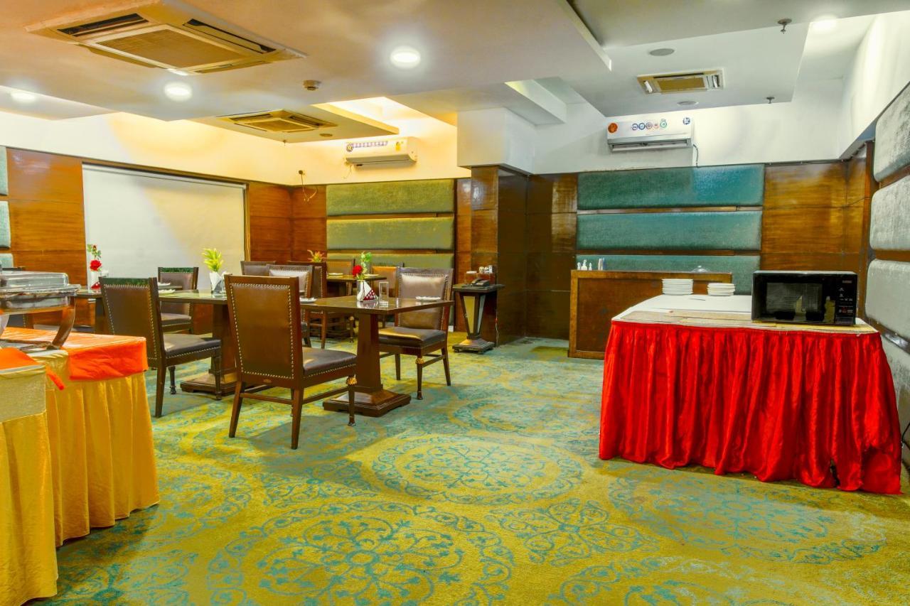 Hotel Gis Select Banjara Hill Hajdarabad Zewnętrze zdjęcie
