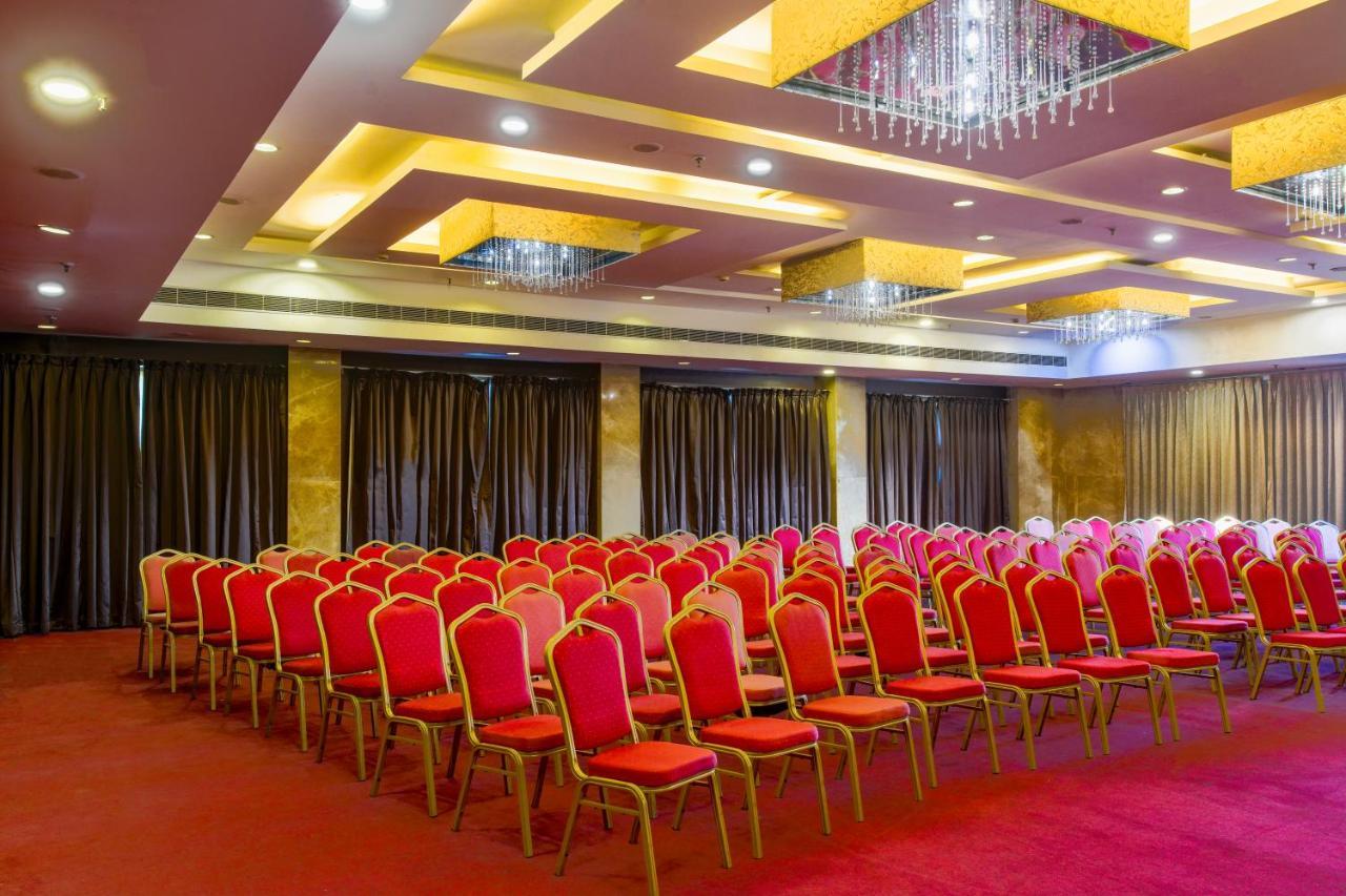 Hotel Gis Select Banjara Hill Hajdarabad Zewnętrze zdjęcie